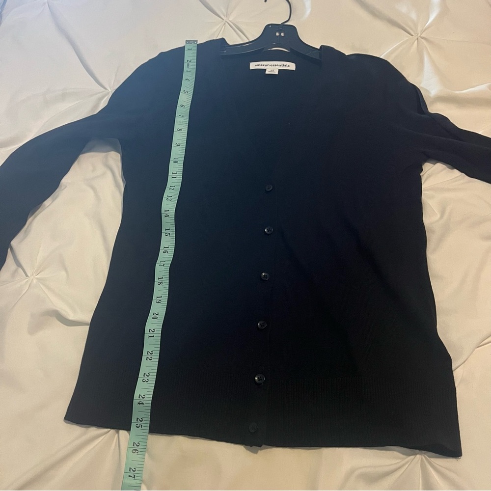 Amazon Essentials Classic V-Neck Women's Cardigan Sweater Black - Picture 3 of 8